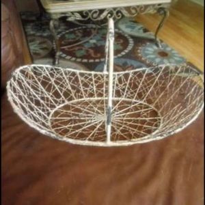 VINTAGE WIRE BASKET